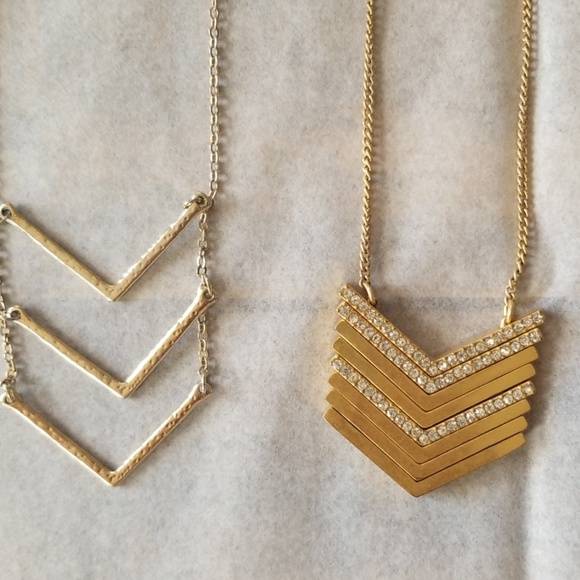 ⭐4for20⭐ LOT/SET of 5 assorted necklaces - Picture 3 of 6